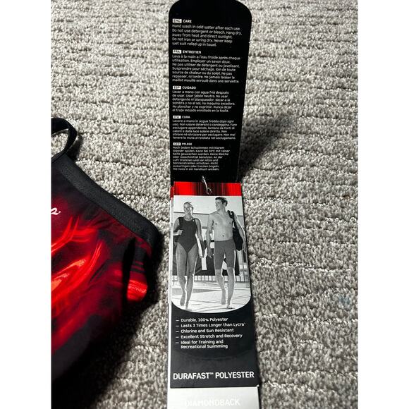 TYR Women’s XXS / Girls 11/12 Red Black Diamondback Training Competition 1 Piece - Picture 6 of 9